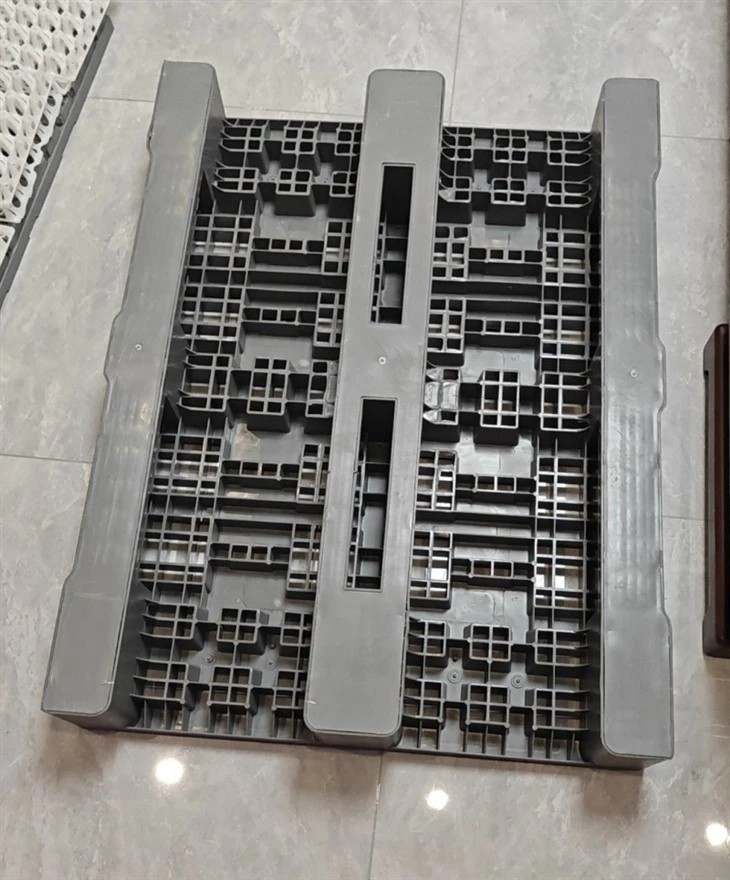 Livestock Egg Pallet Systems